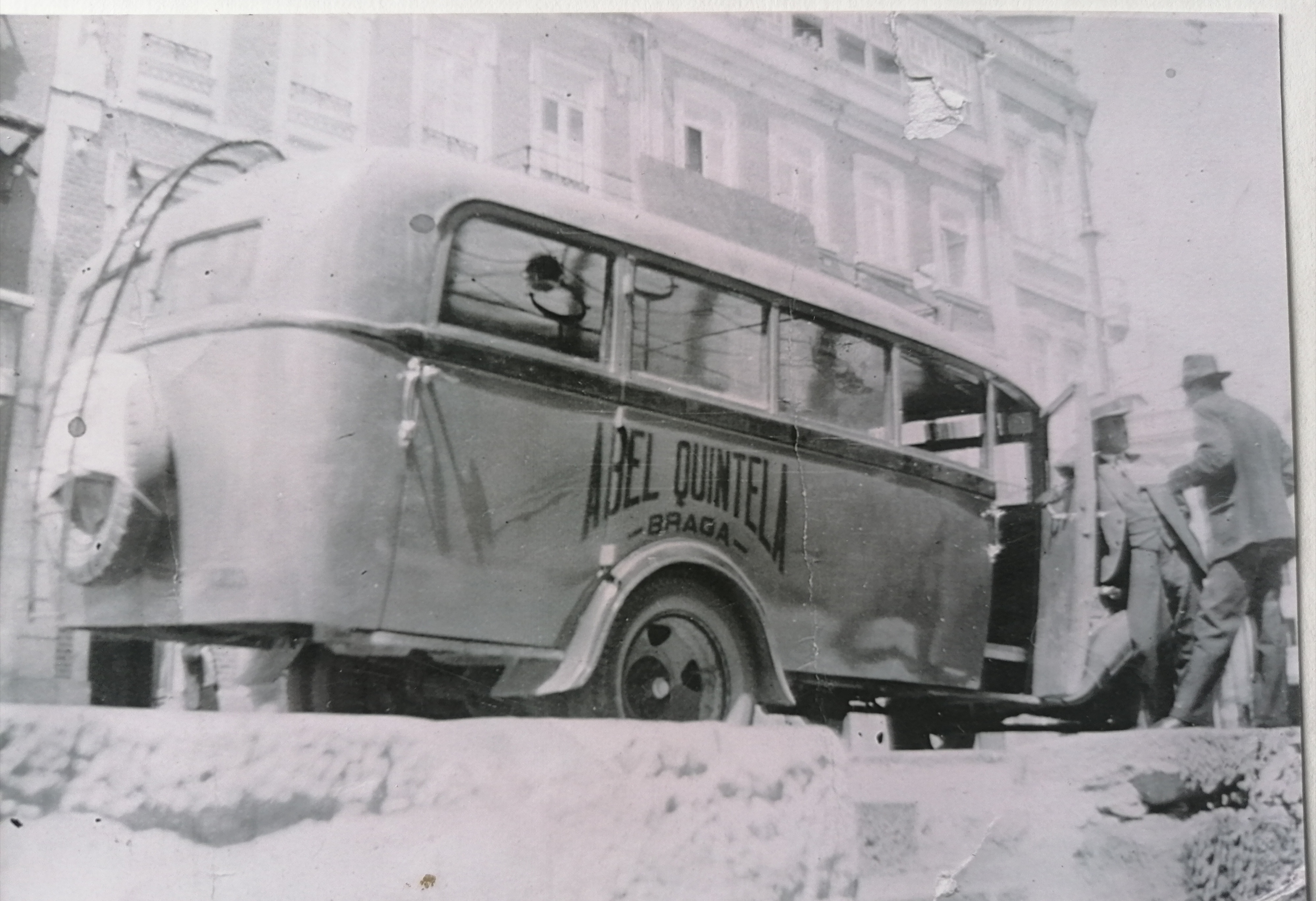 Imagem de arquivo: Transportes Abel Quintela, um dos primeiros transportes urbanos de Braga